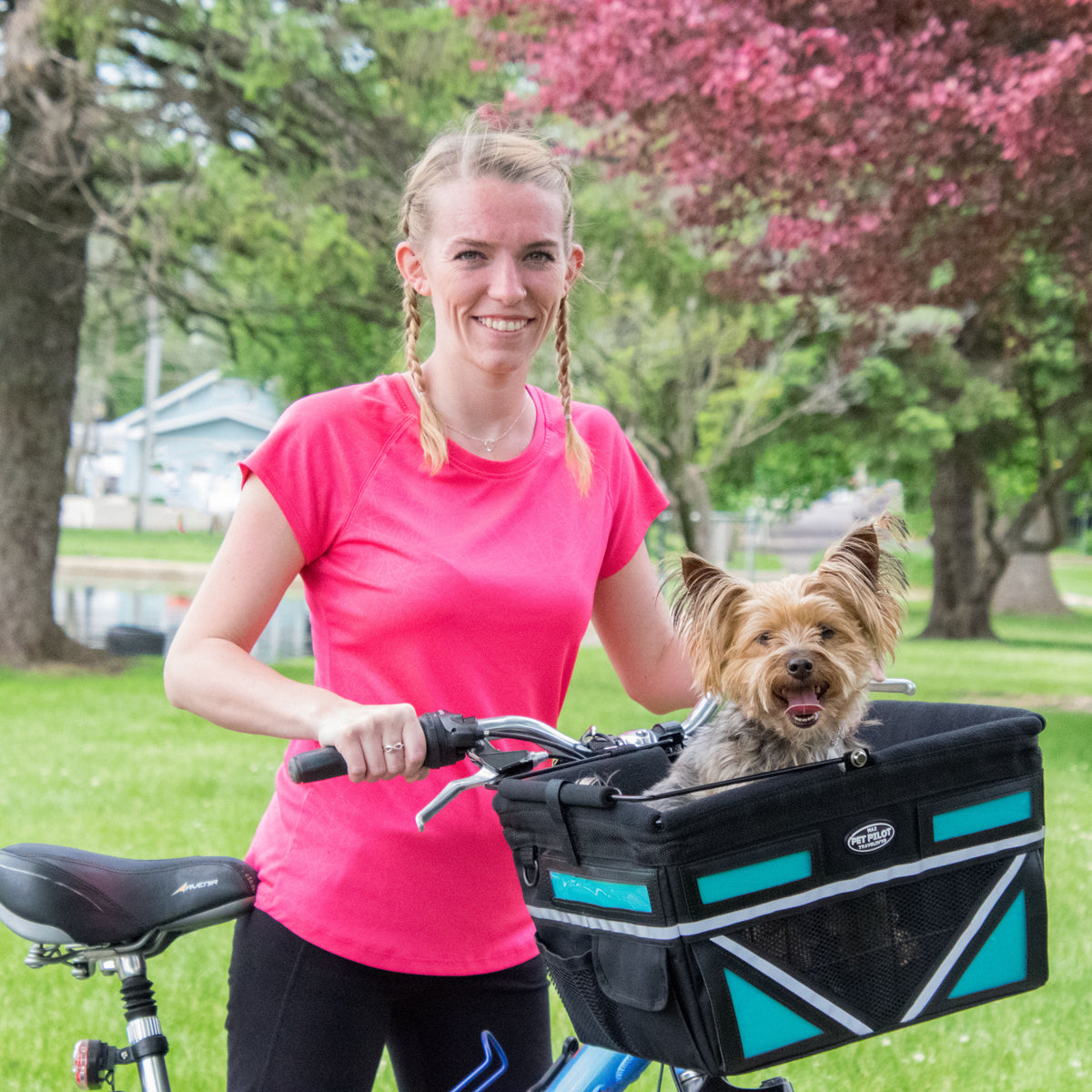 Travelin K9 Pet-Pilot MAX basket for Bike | Pet Transporter | CHOOSE COLORS | Basket Bicycle Carrier Pets | EASY to install, Fully Assembled | Liner & Pad