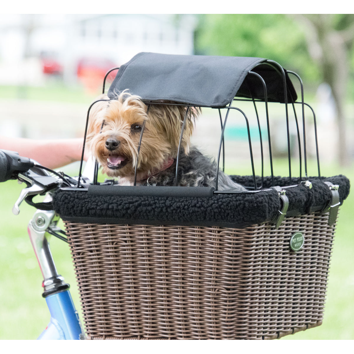 Travelin K9 Pet-Pilot MAX Wicker Bike Basket for Dogs/Cats - Includes Wire Cage Top w/ Sun Shade + plush removable padded liner